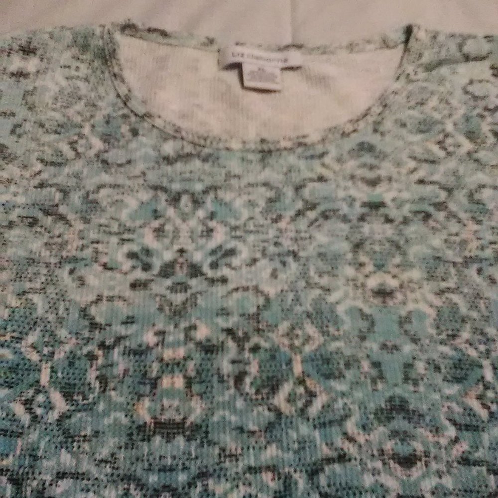 Women's Liz Claiborne tee-size XL